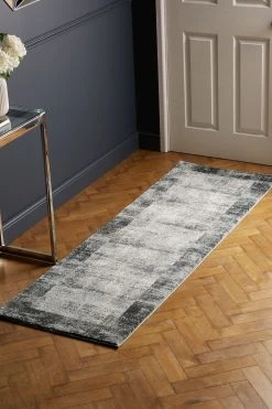 Next Texture Border Runner