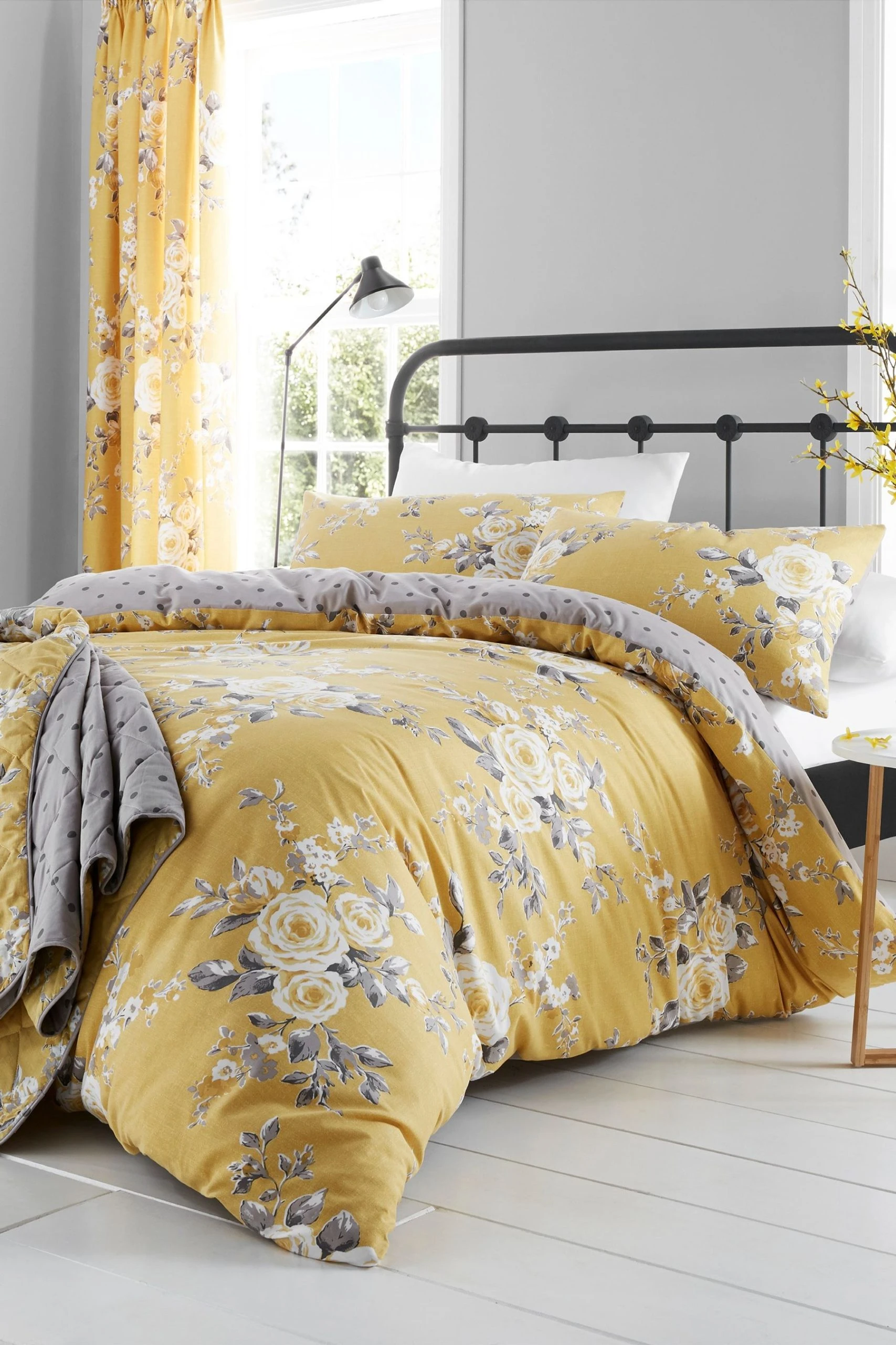 Catherine Lansfield Reversible Canterbury Floral Quilted Bedspread 4 Catherine Lansfield Reversible Canterbury Floral Quilted Bedspread - Image 2