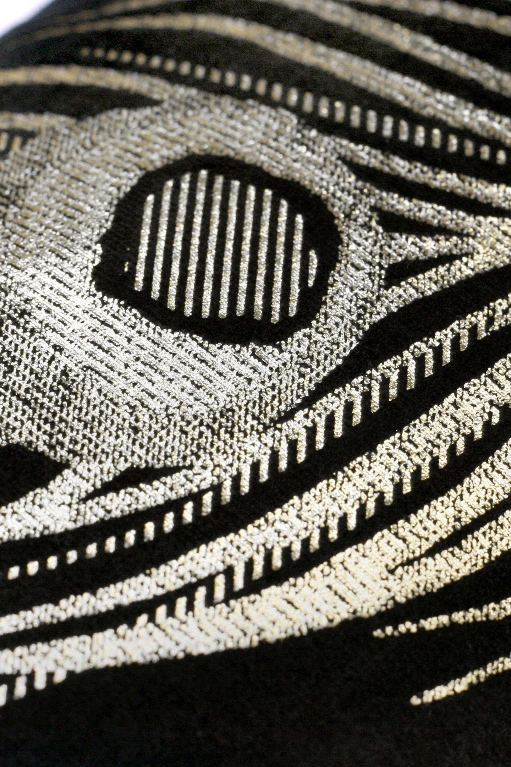 Laurence Llewelyn-Bowen Dandy Velvet Metallic Feather Cushion 5 Laurence Llewelyn-Bowen Dandy Velvet Metallic Feather Cushion - Image 3