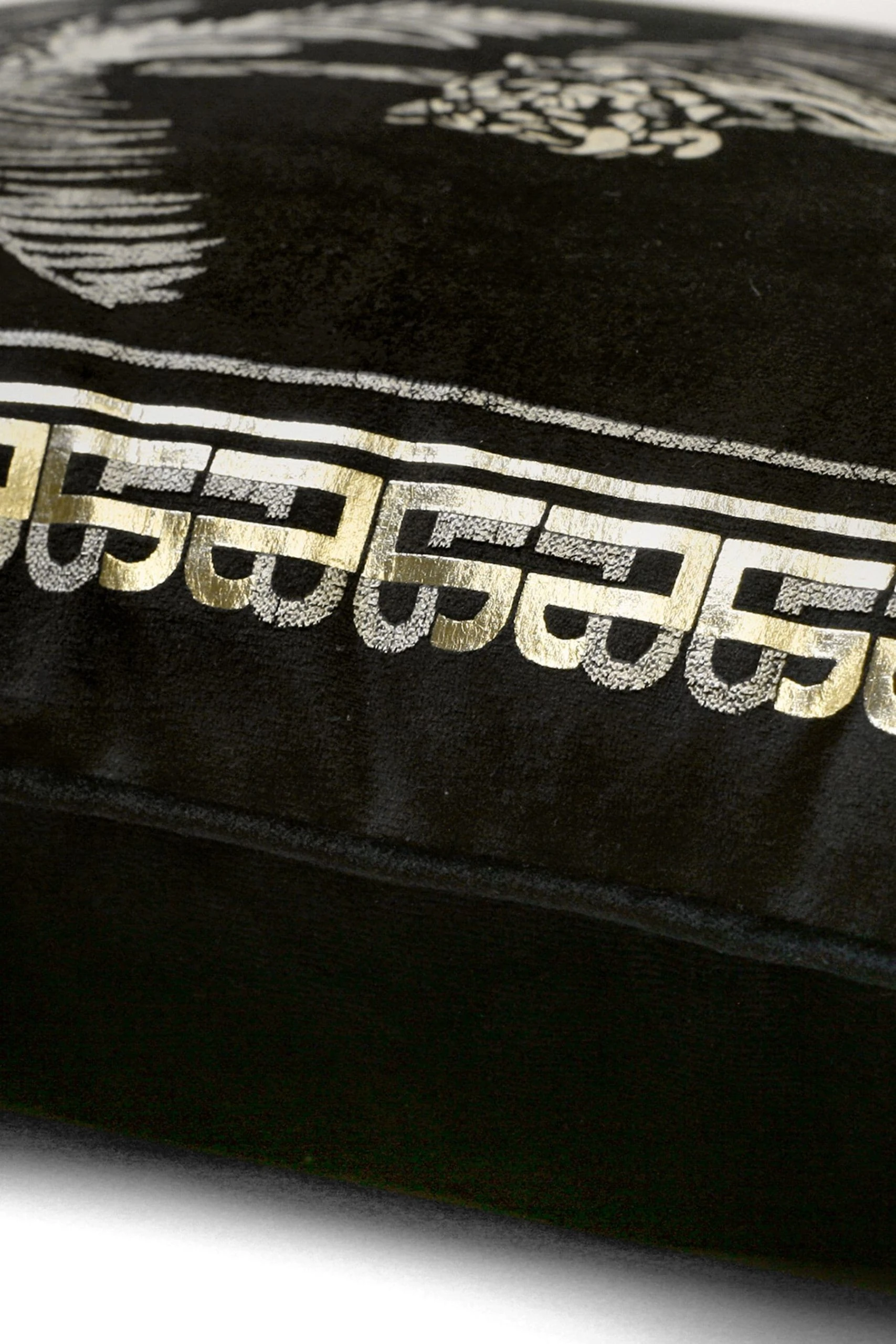 Laurence Llewelyn-Bowen Tiger Luxury Cushion 6 Laurence Llewelyn-Bowen Tiger Luxury Cushion - Image 4