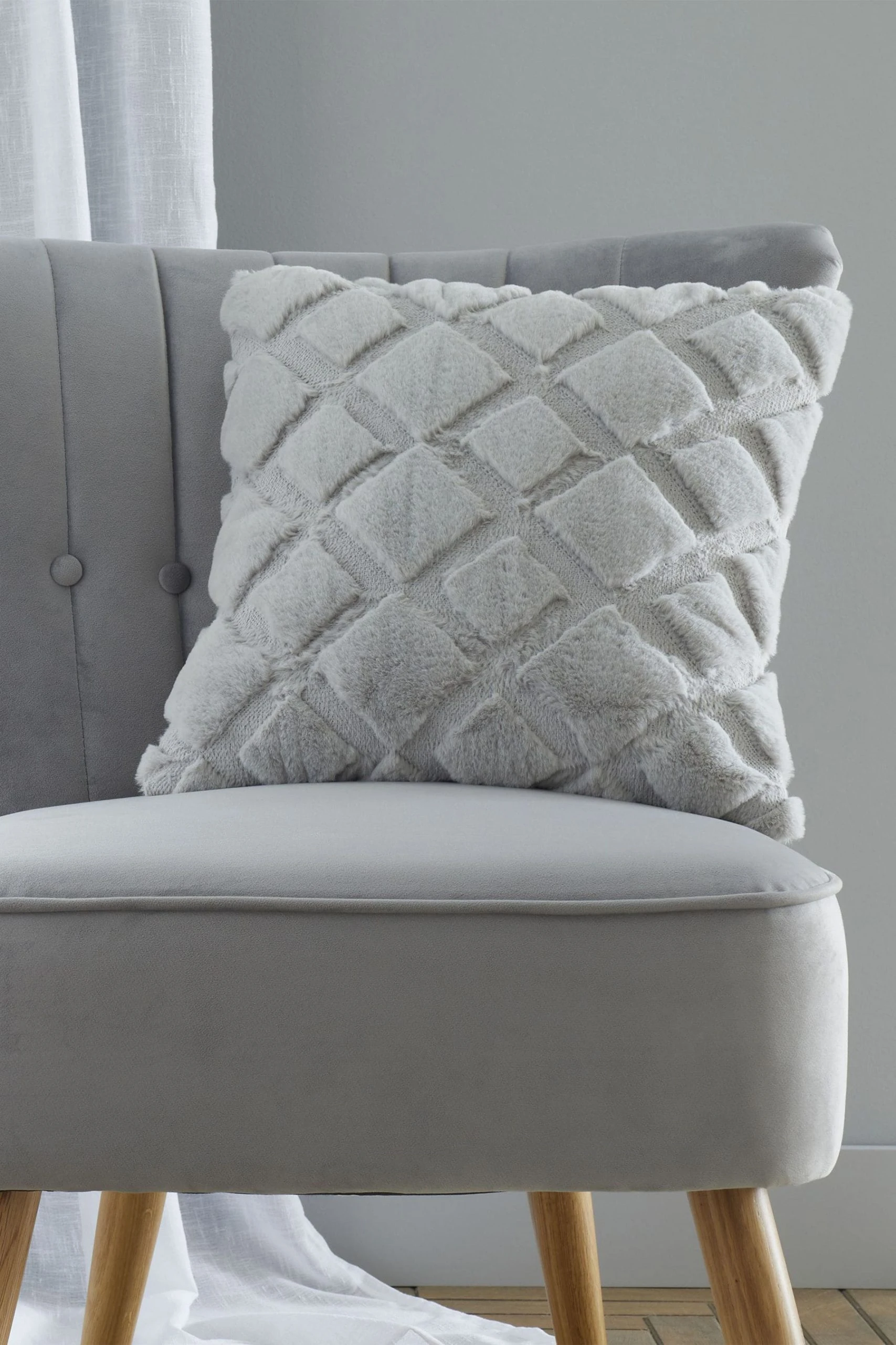 Catherine Lansfield Cosy Diamond Cushion 3 Catherine Lansfield Cosy Diamond Cushion