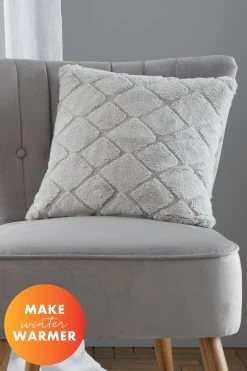 Catherine Lansfield Cosy Diamond Cushion 21 Catherine Lansfield Cosy Diamond Cushion -Louis De Poortere Shop A58924s10