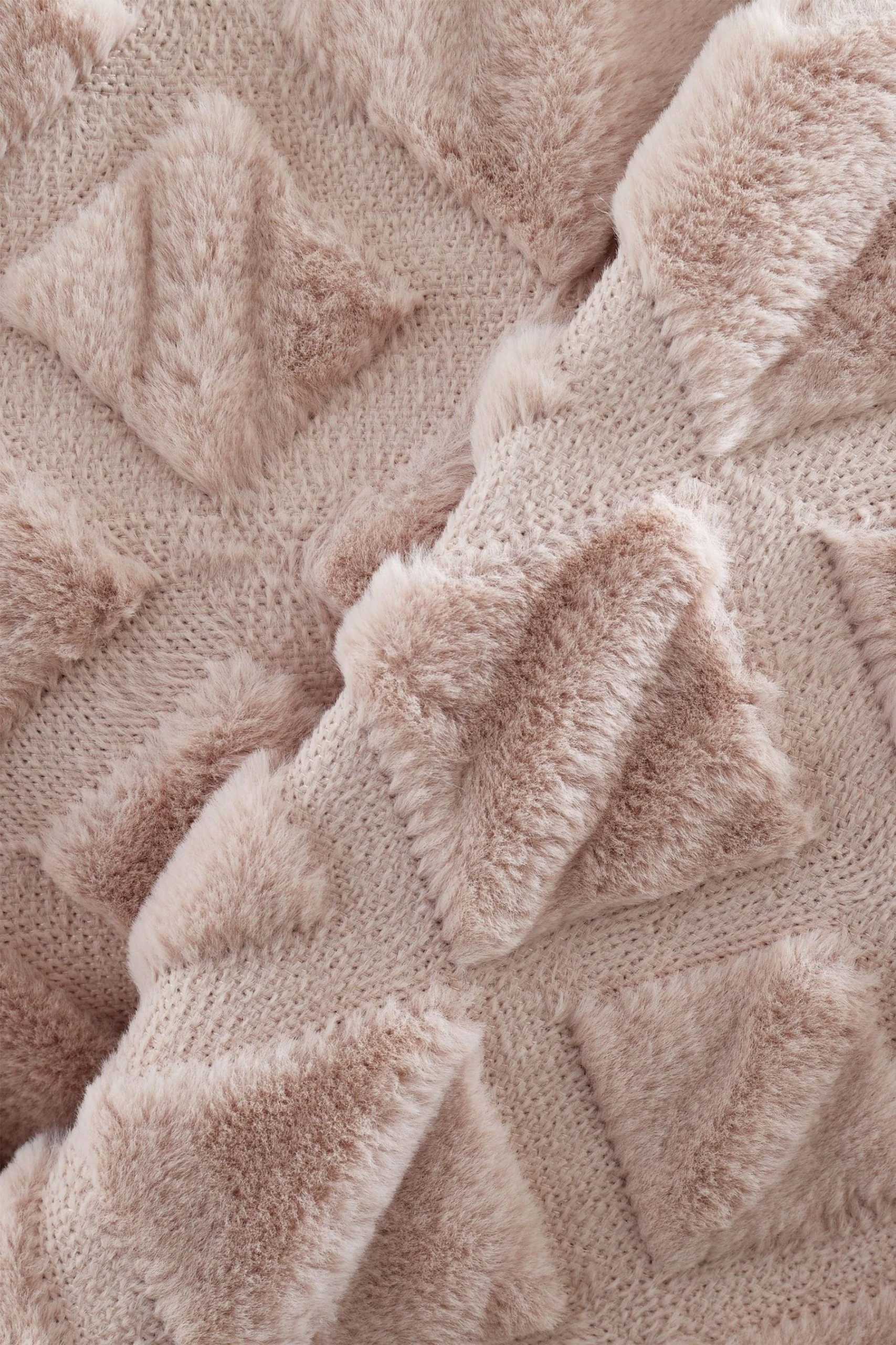 Catherine Lansfield Cosy Diamond So Soft Throw Catherine Lansfield Cosy Diamond So Soft Throw -Louis De Poortere Shop A58926s2 scaled