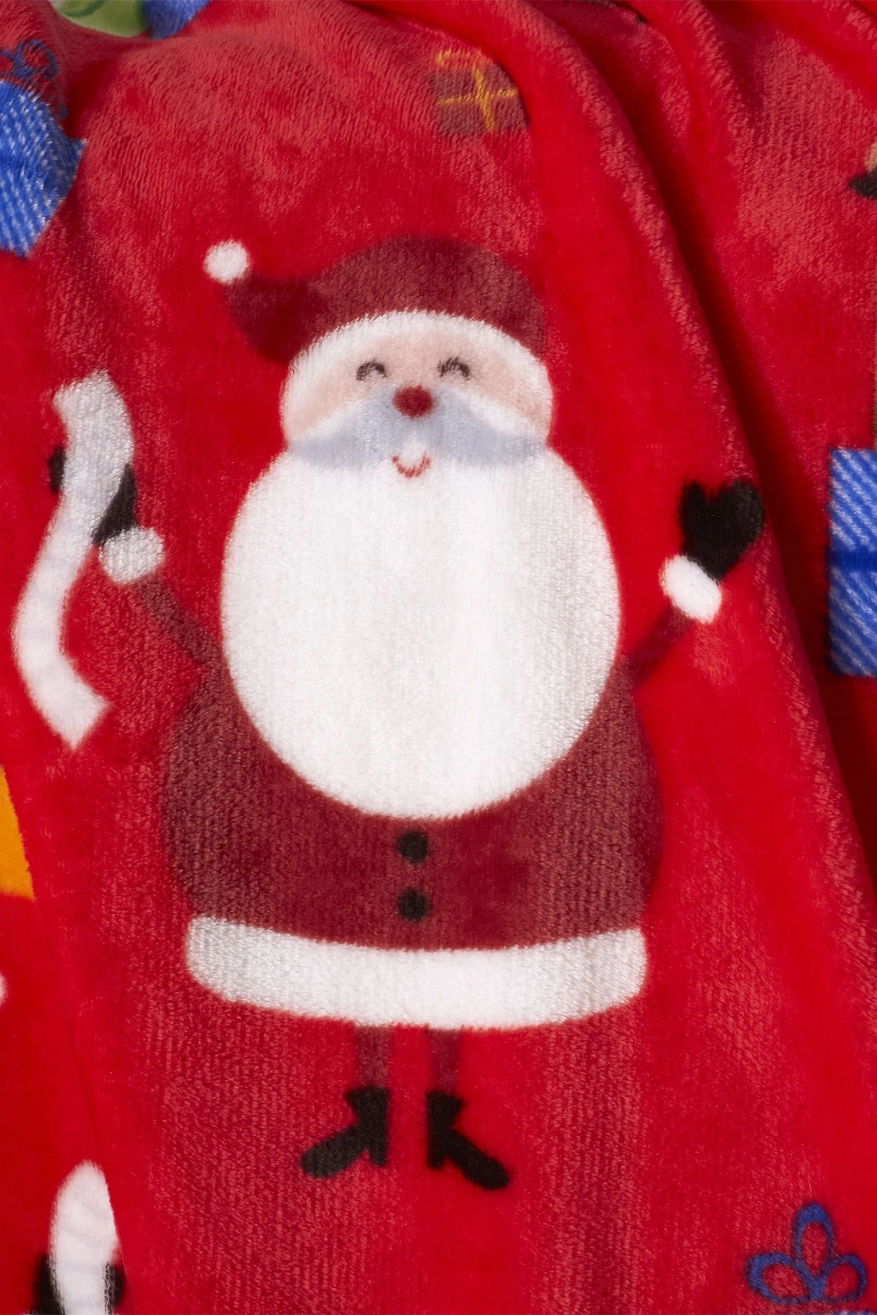 Catherine Lansfield Santa's Christmas Presents Warm And Cosy Fleece Throw 4 Catherine Lansfield Santa's Christmas Presents Warm And Cosy Fleece Throw - Image 2