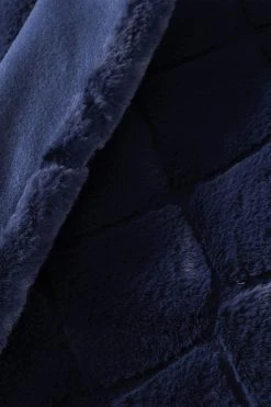 Catherine Lansfield Cosy Diamond So Soft Throw -Louis De Poortere Shop C47373s3