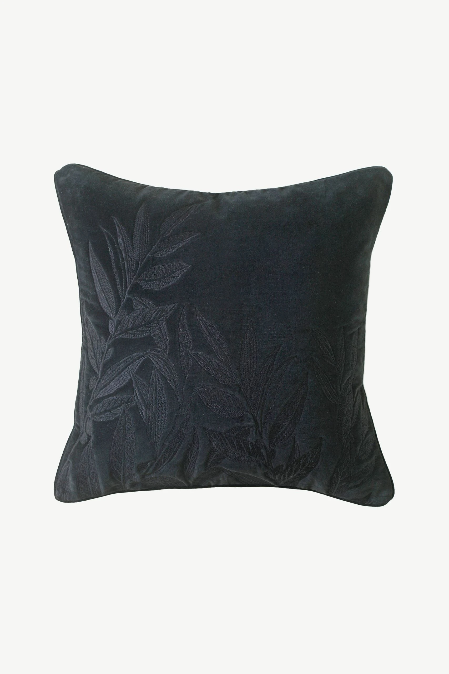 Kew Gardens Laurus Cushion Kew Gardens Laurus Cushion -Louis De Poortere Shop C66275s4 scaled