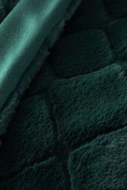 Catherine Lansfield Cosy Diamond Throw -Louis De Poortere Shop C76226s4