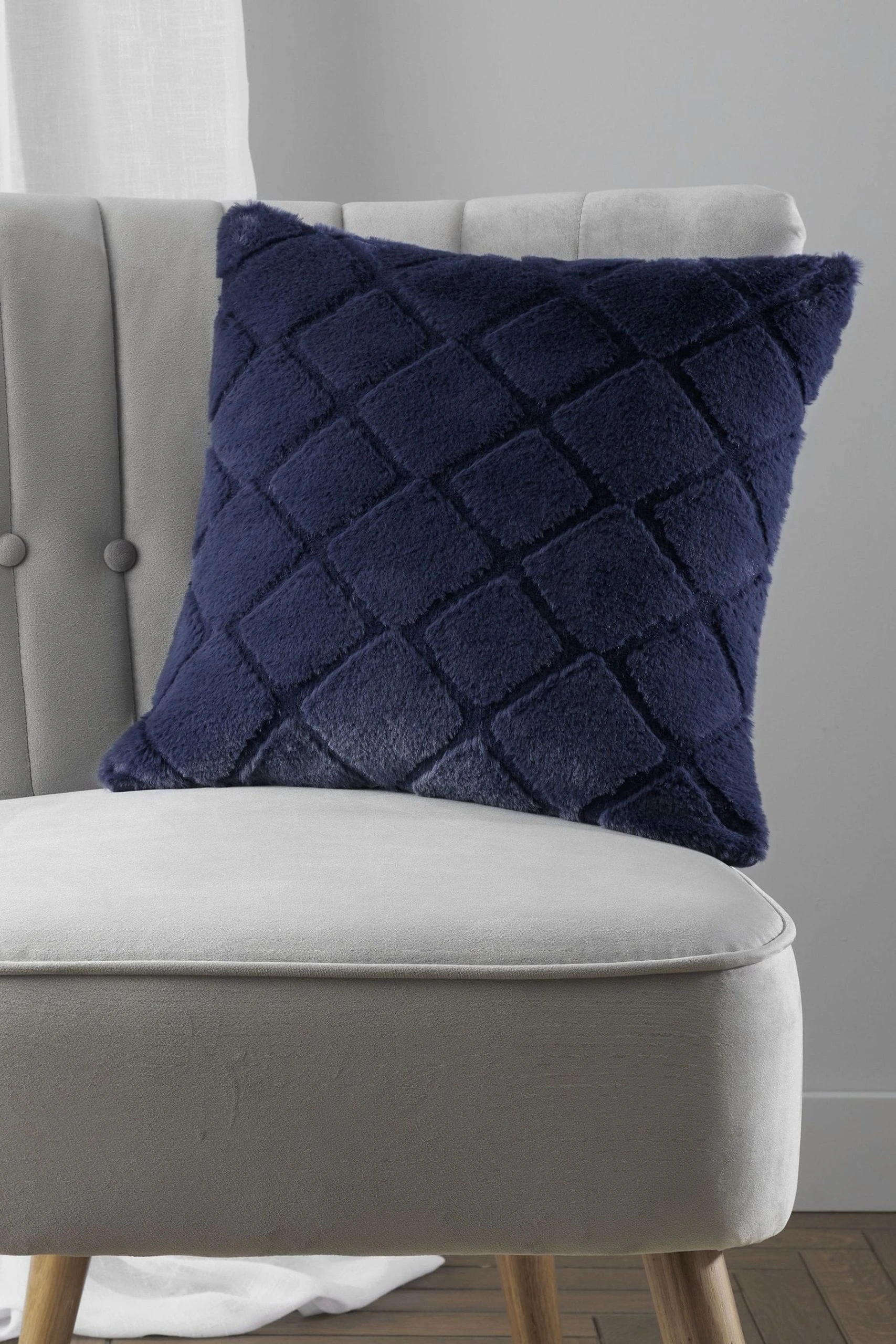 Catherine Lansfield Cosy Diamond Cushion 3 Catherine Lansfield Cosy Diamond Cushion