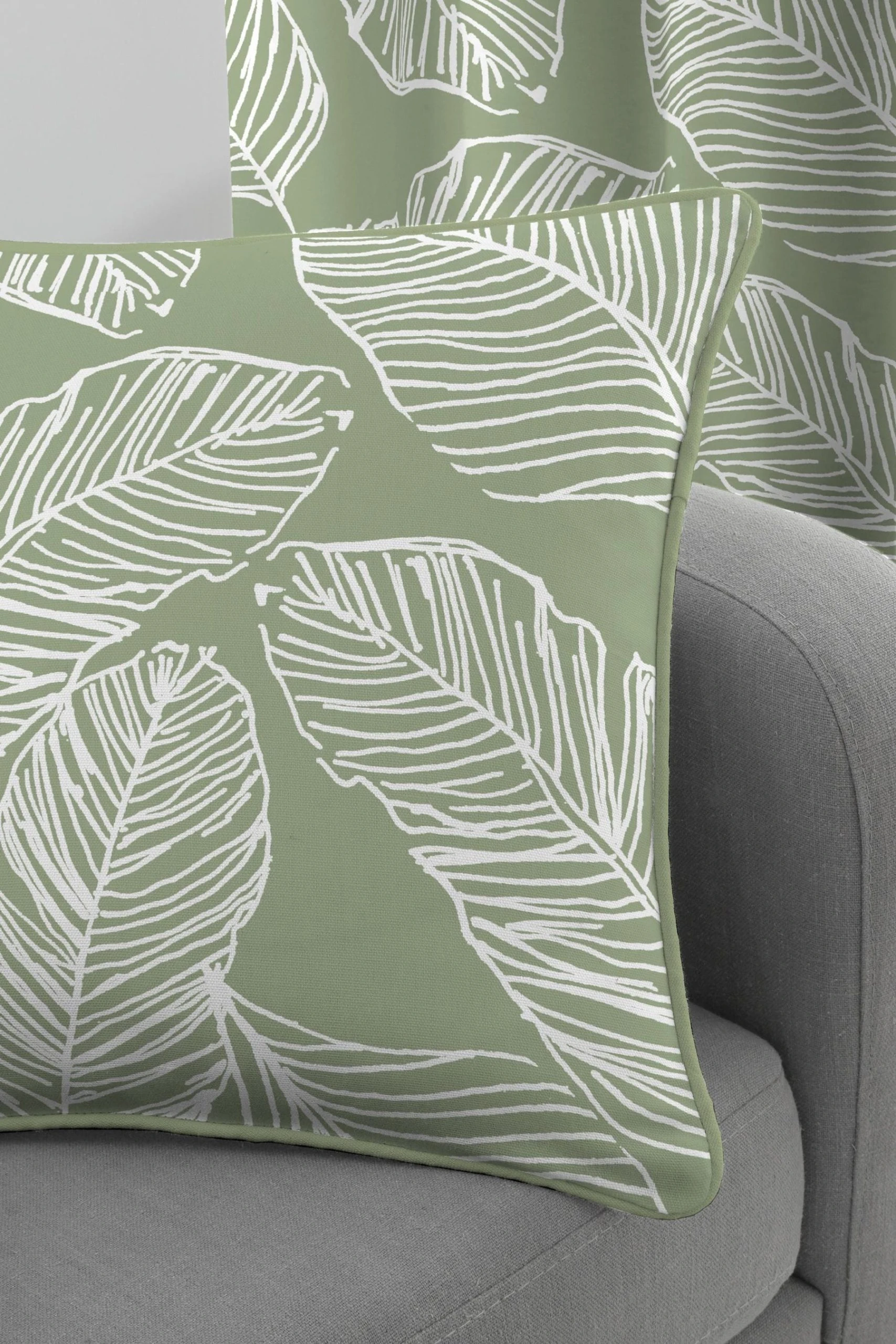 Fusion Matteo Cushion Fusion Matteo Cushion -Louis De Poortere Shop M22056s scaled