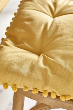 Next Pom Pom 3 Next Pom Pom -Louis De Poortere Shop M70860s2