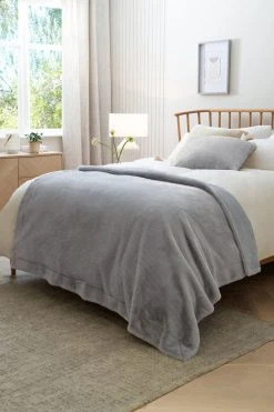 Next Plush Faux Fur Throw -Louis De Poortere Shop M91423s6