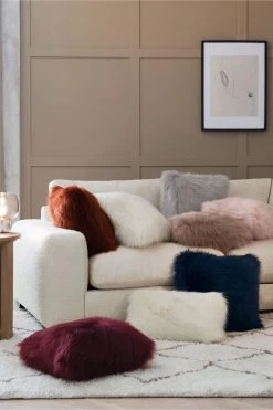 Front Page -Louis De Poortere Shop M95 822s2