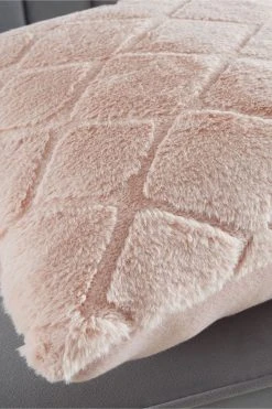 Catherine Lansfield Cosy Diamond Cushion -Louis De Poortere Shop T09975s7