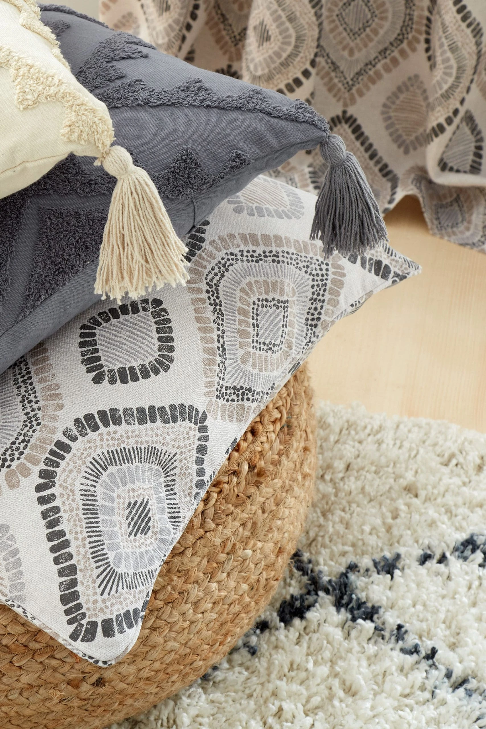 Pineapple Elephant Ziri Cushion Pineapple Elephant Ziri Cushion -Louis De Poortere Shop T22031s3 scaled