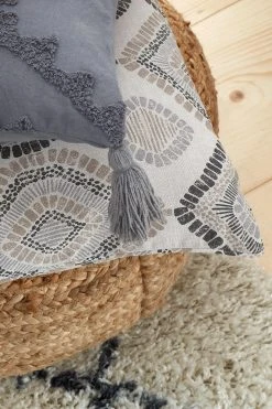 Pineapple Elephant Ziri Cushion 5 Pineapple Elephant Ziri Cushion -Louis De Poortere Shop T22031s4