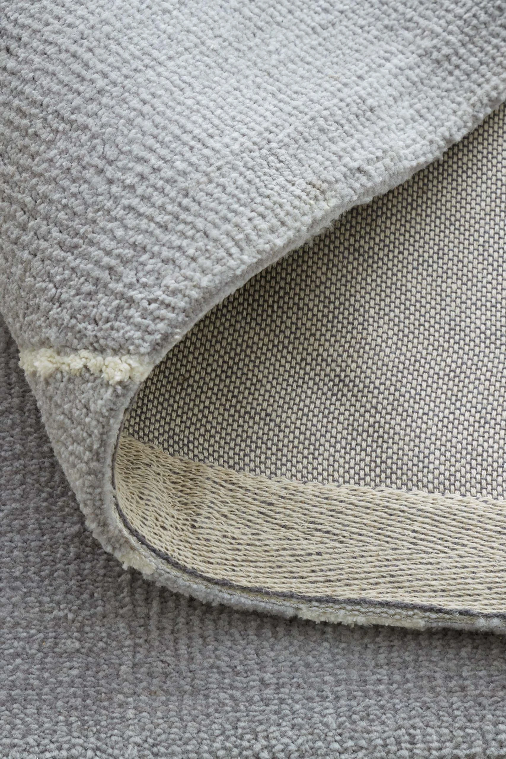 Catherine Lansfield Meadowsweet Floral Woven Rug 4 Catherine Lansfield Meadowsweet Floral Woven Rug - Image 2