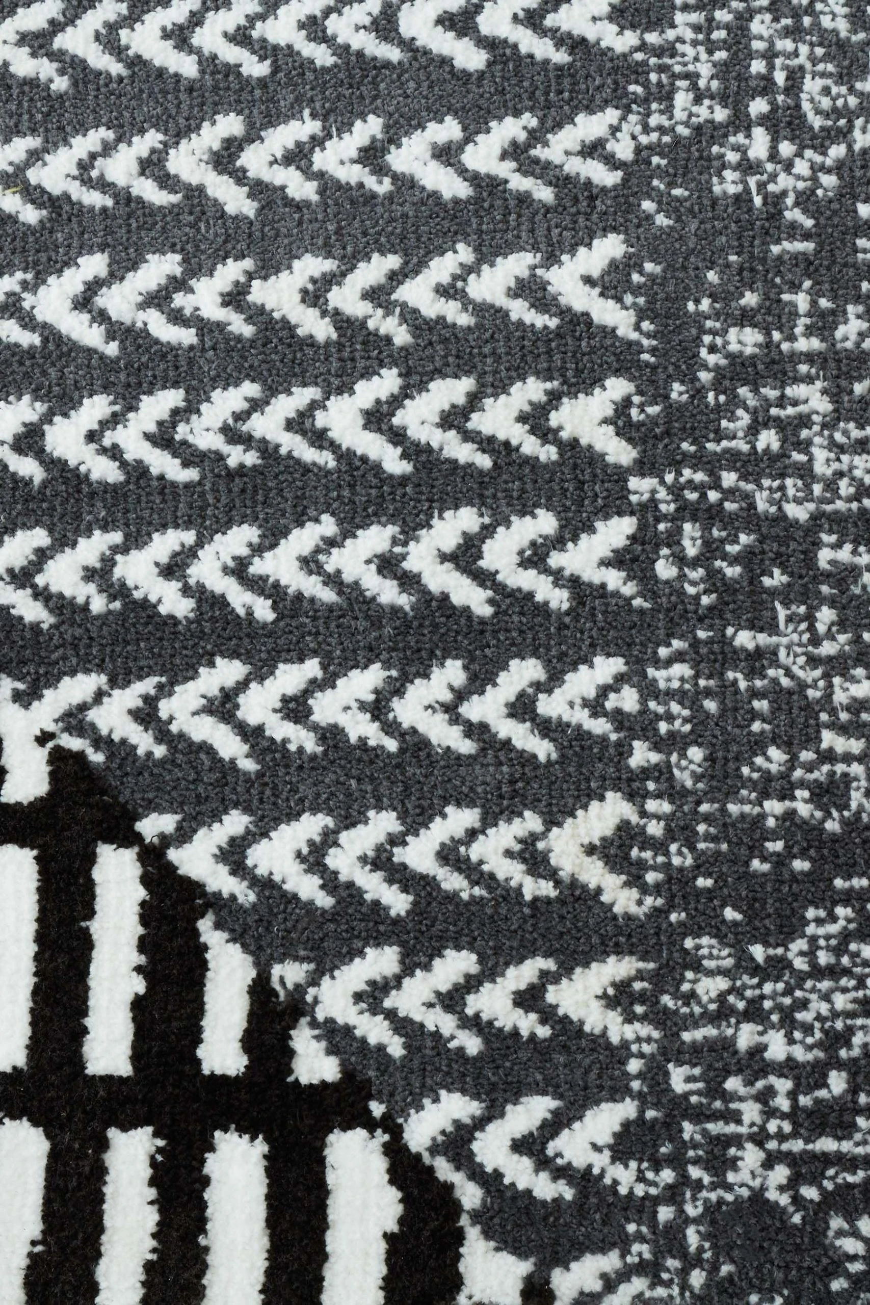 Catherine Lansfield Larsson Geo Woven Rug Catherine Lansfield Larsson Geo Woven Rug -Louis De Poortere Shop T34889s2 scaled