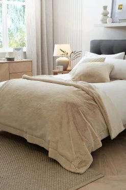 Next Plush Faux Fur Throw -Louis De Poortere Shop U11866s6