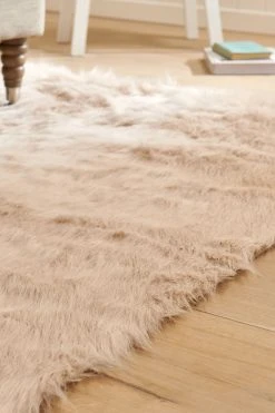 Next Arctic Cosy Faux Fur Rug -Louis De Poortere Shop U23313s6