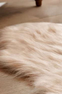 Next Arctic Cosy Faux Fur Rug -Louis De Poortere Shop U23313s7