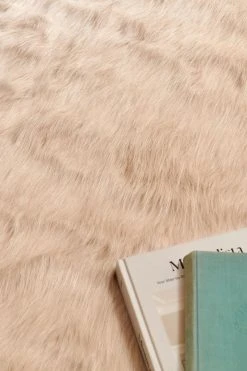 Next Arctic Cosy Faux Fur Rug -Louis De Poortere Shop U23313s8